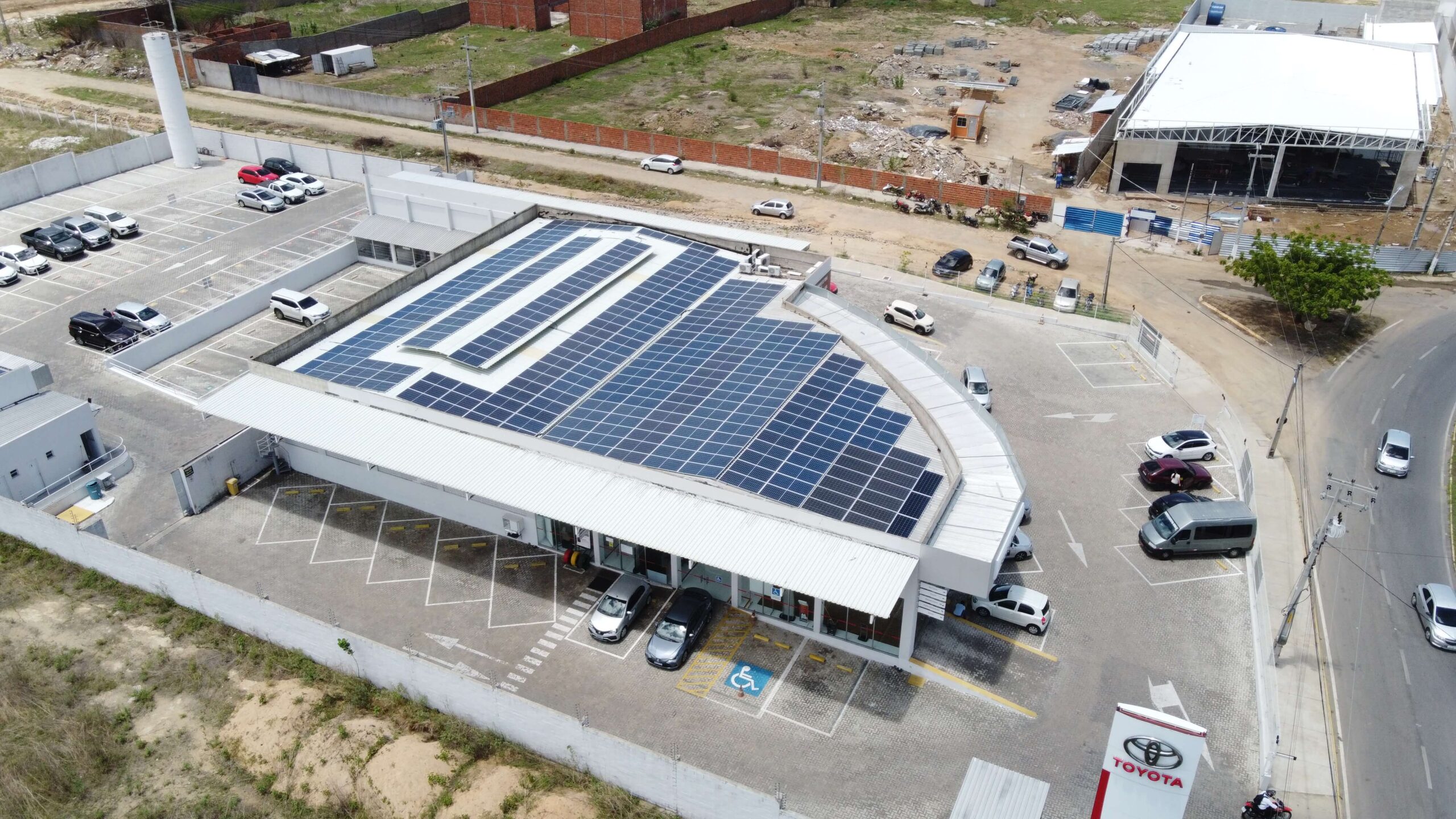 Comércio - UFV Newland Toyota 117,00 kWp - Sobral CE (8)